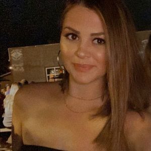 Meet your Posher, Lindsey